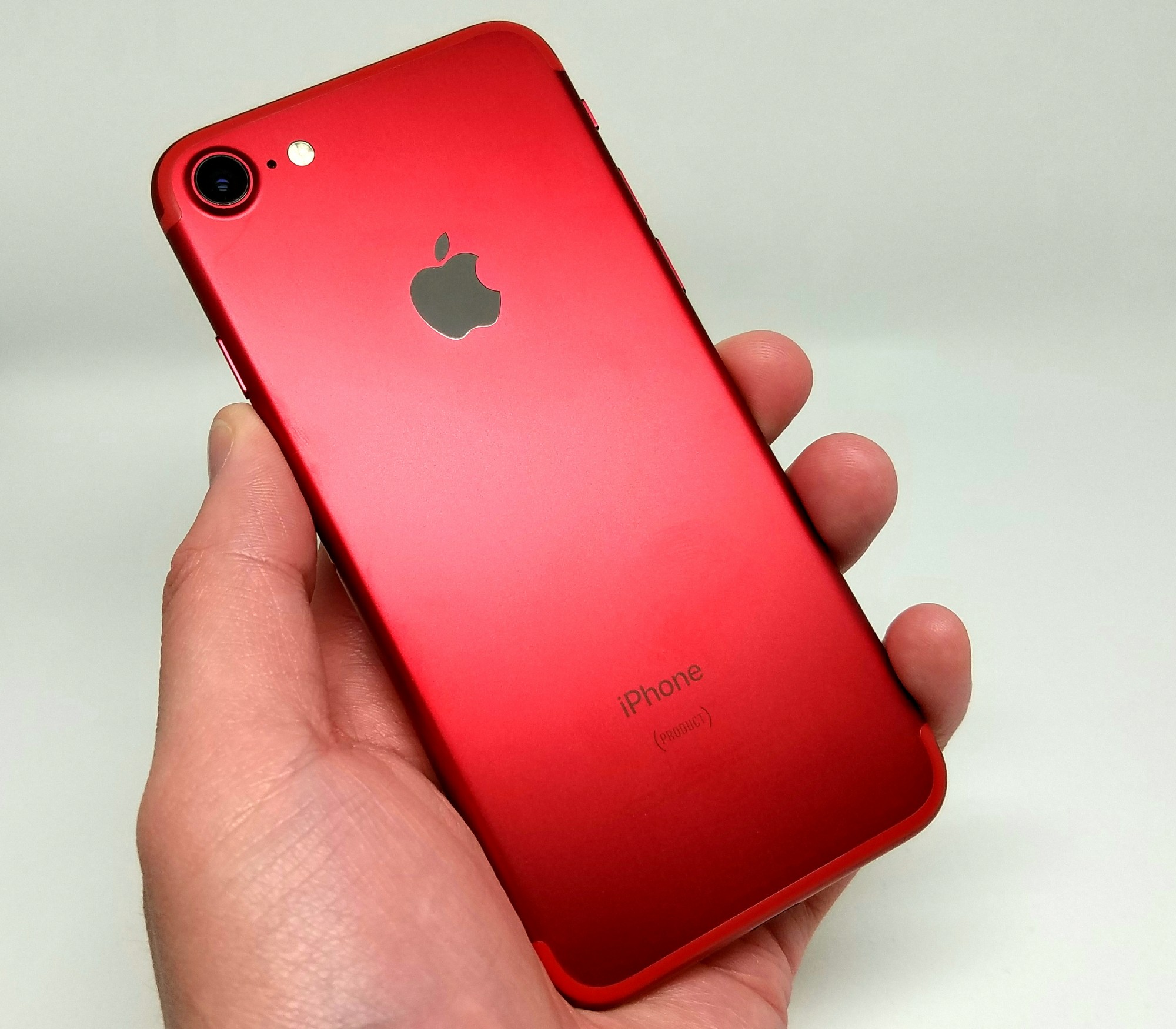 高級感漂う美しい新色「iPhone 7 PRODUCT(RED)」を購入開封レビュー! 高級感漂う美しい新色「iPhone 7 PRODUCT(RED)」を購入開封レビュー!