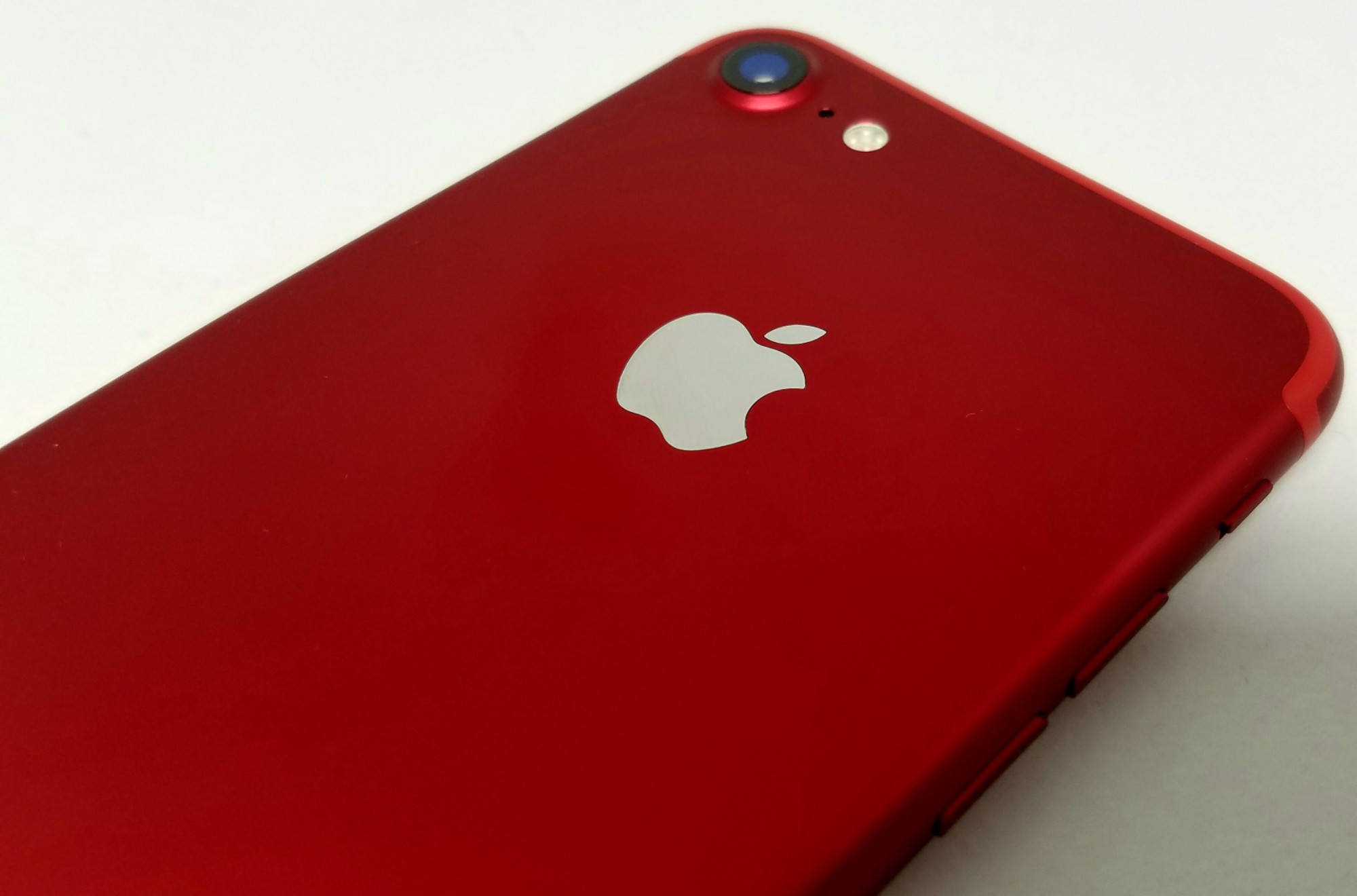 高級感漂う美しい新色「iPhone 7 PRODUCT(RED)」を購入開封レビュー! 高級感漂う美しい新色「iPhone 7 PRODUCT(RED)」を購入開封レビュー!