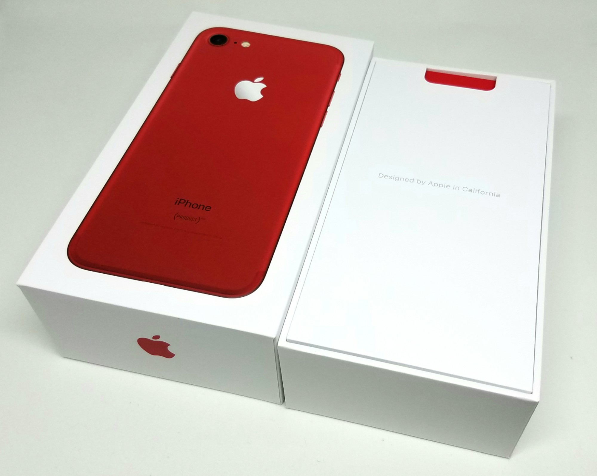 高級感漂う美しい新色「iPhone 7 PRODUCT(RED)」を購入開封レビュー! 高級感漂う美しい新色「iPhone 7 PRODUCT(RED)」を購入開封レビュー!