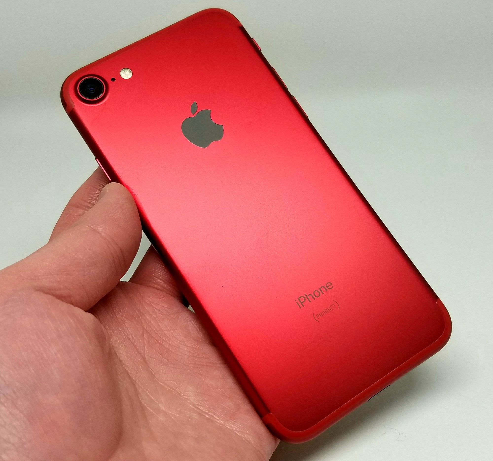 高級感漂う美しい新色「iPhone 7 PRODUCT(RED)」を購入開封レビュー! 高級感漂う美しい新色「iPhone 7 PRODUCT(RED)」を購入開封レビュー!