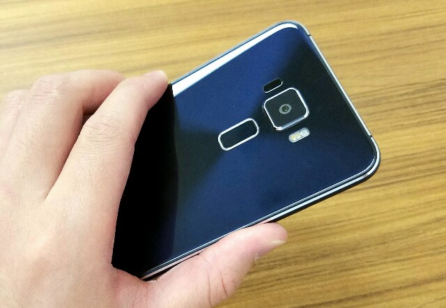 意外と知らない Asus Zenfone3 Ze5kl の便利な機能5選 ーダブルタップで起動 スリープが便利 モバイルドットコム