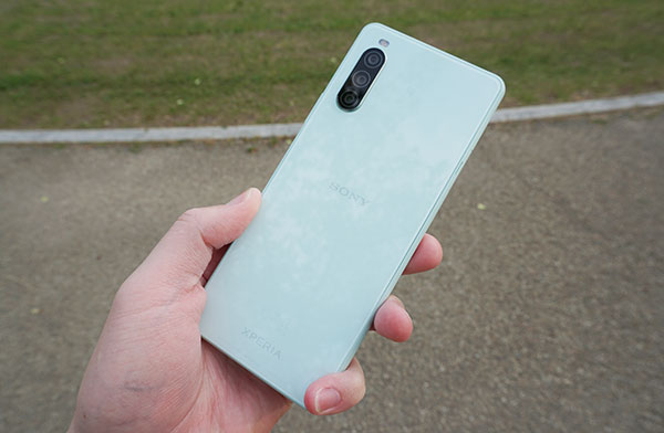 Xperia 10II背面