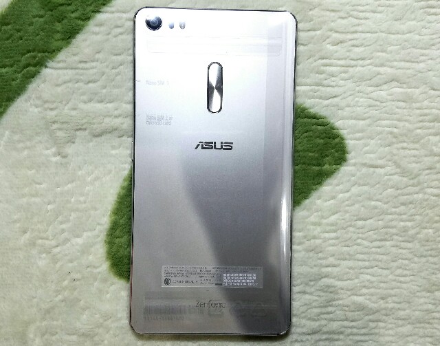 6.8インチ大画面のインパクトは圧巻ASUS ZenFone3 Ultra (ZU680KL 