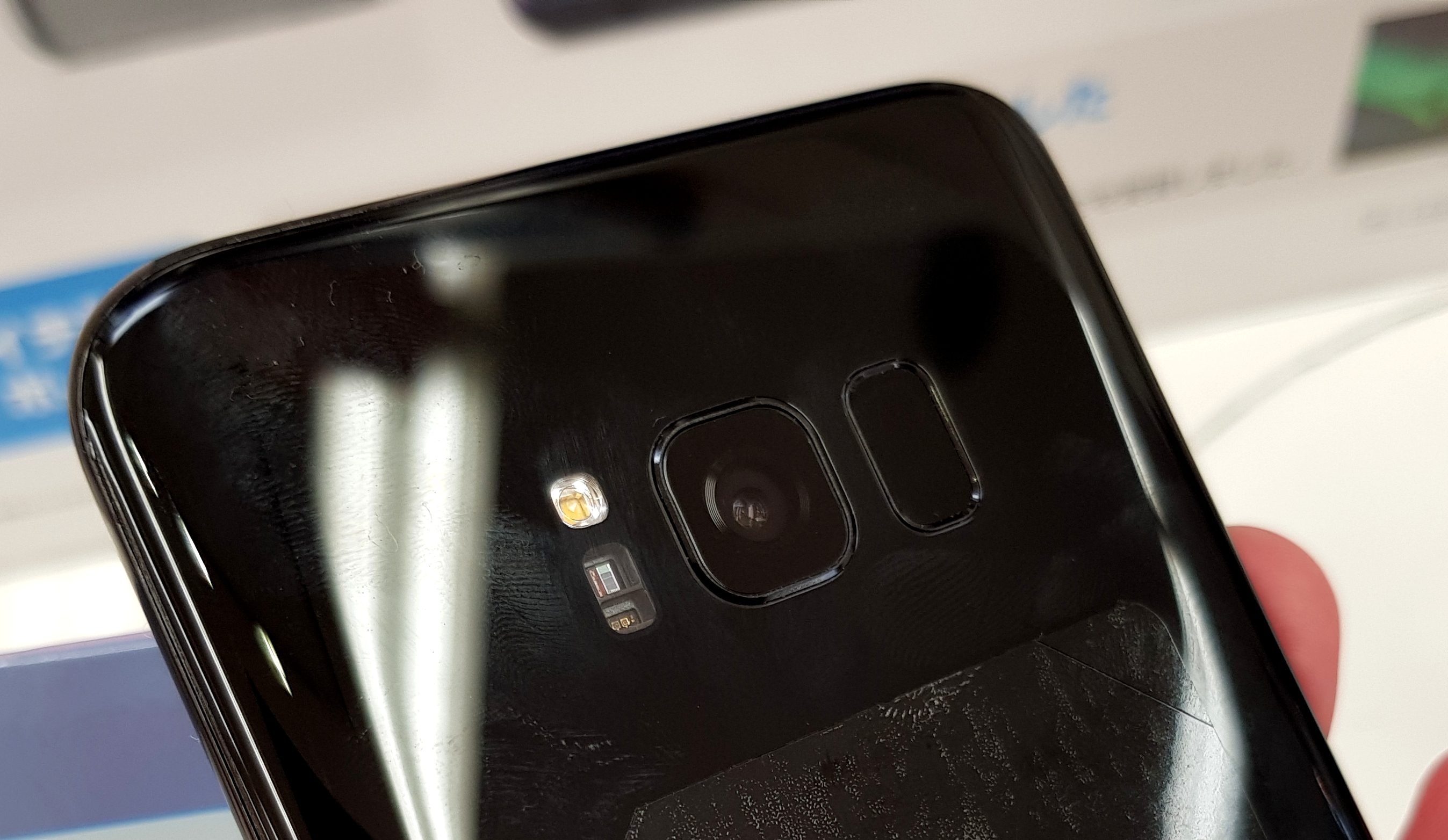 KDDI2017年夏の新機種!最新「au Galaxy S8+ SCV35」実機ハンズオンレビュー! KDDI2017年夏の新機種!最新「au Galaxy S8+ SCV35」実機ハンズオンレビュー!