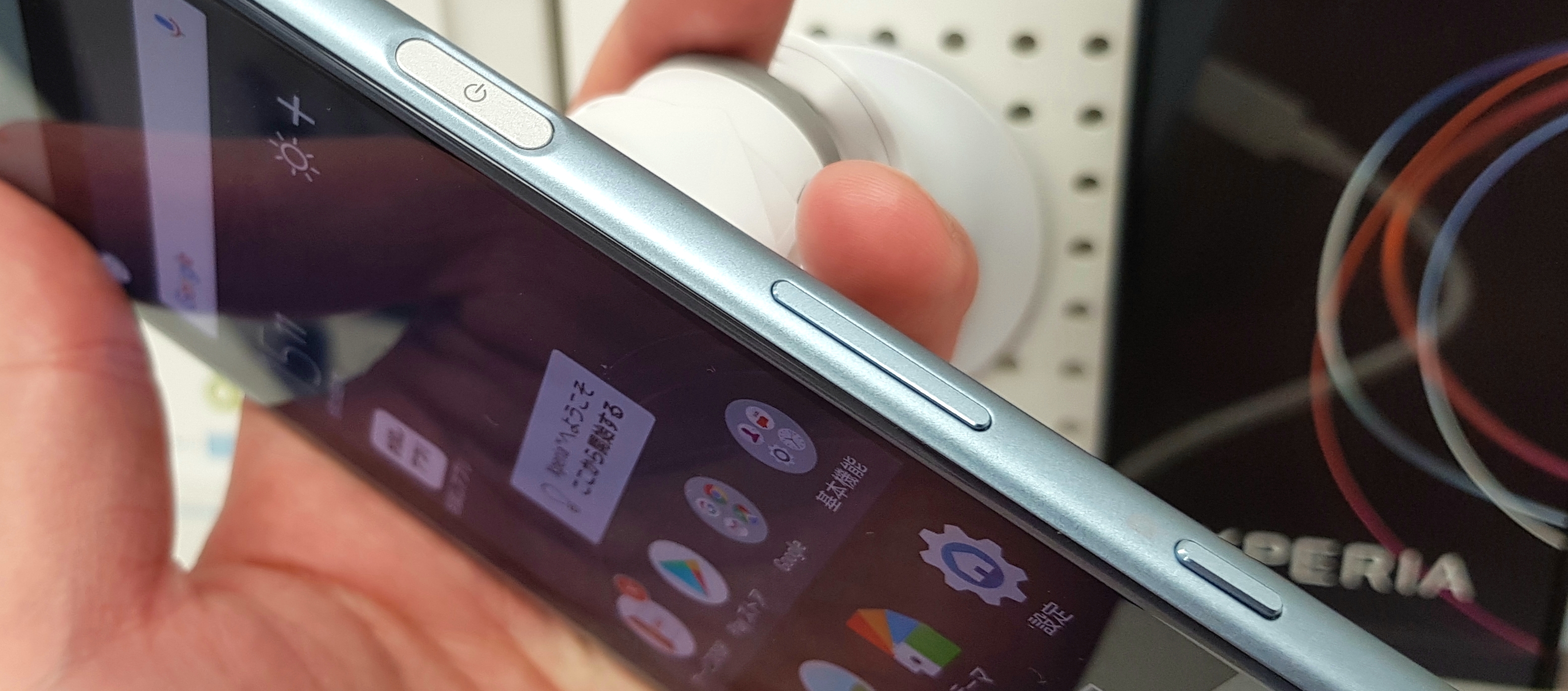 KDDI、「au Xperia XZs SOV35」実機ハンズオンレビュー! KDDI、「au Xperia XZs SOV35」実機ハンズオンレビュー!