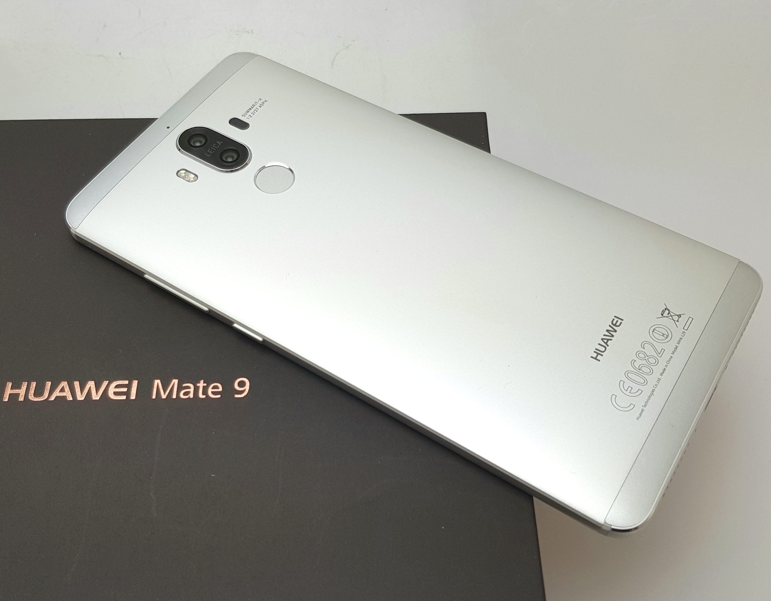 第2世代Leicaデュアルレンズカメラ搭載「Huawei Mate 9」を徹底外観レビュー! 第2世代Leicaデュアルレンズカメラ搭載「Huawei Mate 9」を徹底外観レビュー!