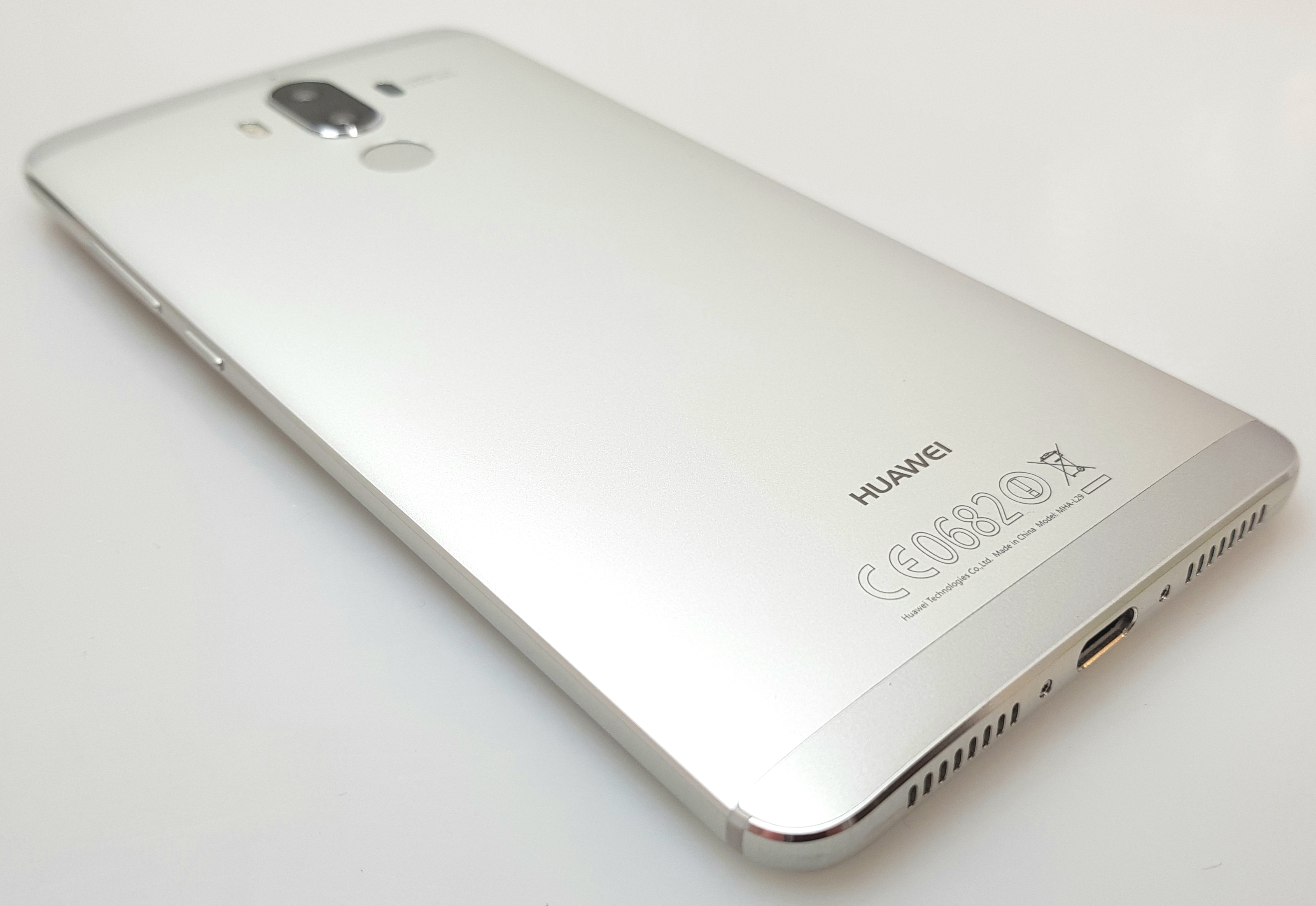 第2世代Leicaデュアルレンズカメラ搭載「Huawei Mate 9」を徹底外観レビュー! 第2世代Leicaデュアルレンズカメラ搭載「Huawei Mate 9」を徹底外観レビュー!