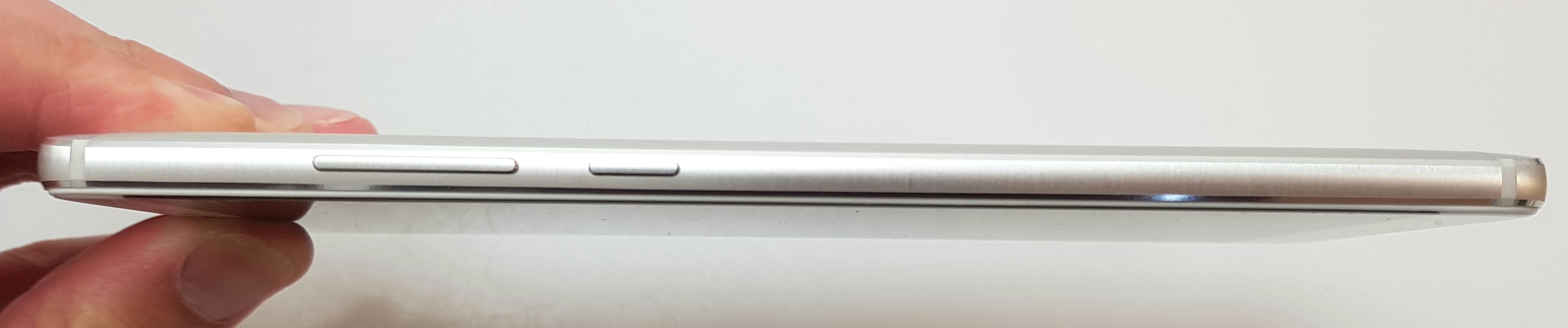 第2世代Leicaデュアルレンズカメラ搭載「Huawei Mate 9」を徹底外観レビュー! 第2世代Leicaデュアルレンズカメラ搭載「Huawei Mate 9」を徹底外観レビュー!