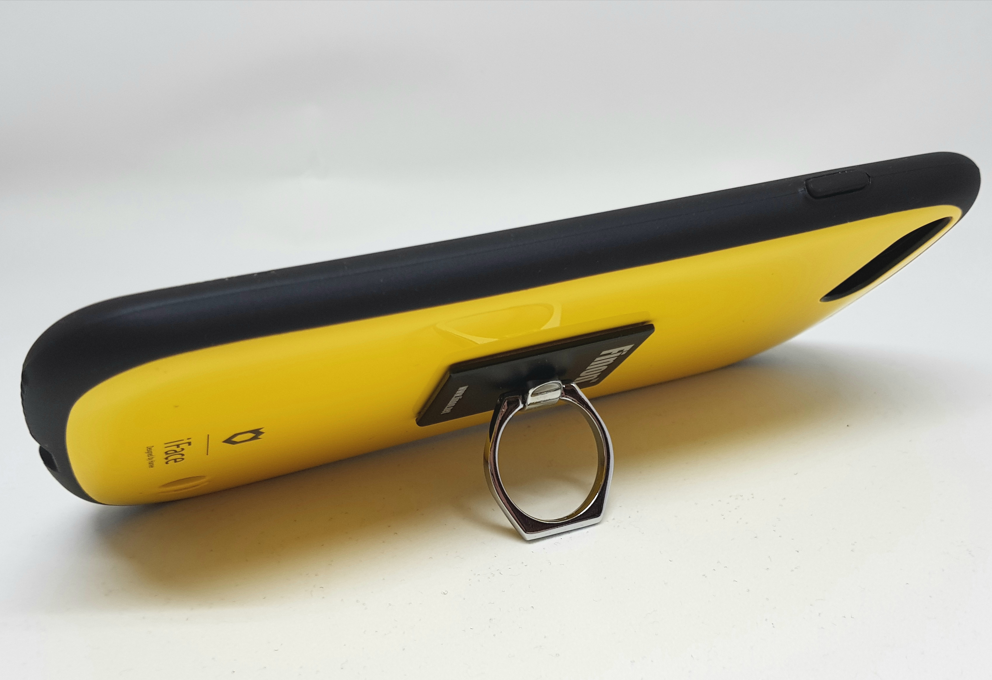 どんな形状でも貼れる「Finon Ring / フィノンリング」強力吸着力で何度でも貼り直し可能なスマホリング! どんな形状でも貼れる「Finon Ring / フィノンリング」強力吸着力で何度でも貼り直し可能なスマホリング!