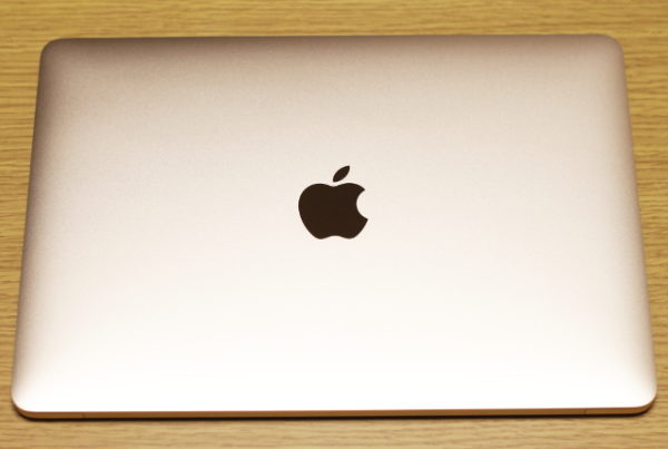 MacBook本体は美しい