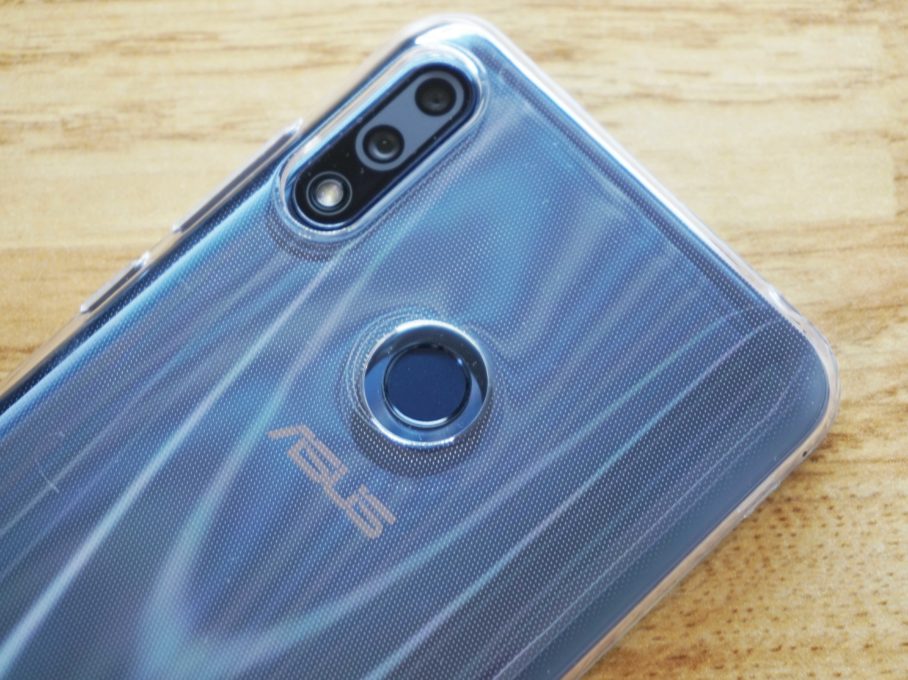 ASUS ZenFone Max Pro M2にケースを付けた時のカメラ部分の写真