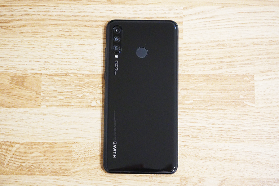 HUAWEI P30 liteの外観・デザイン背面