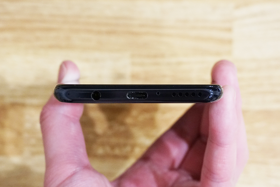 HUAWEI P30 liteの側面下部