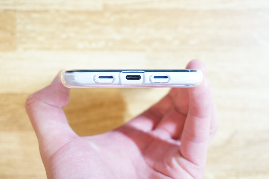 ケース装着時のGoogle Pixel 3a XL側面下部