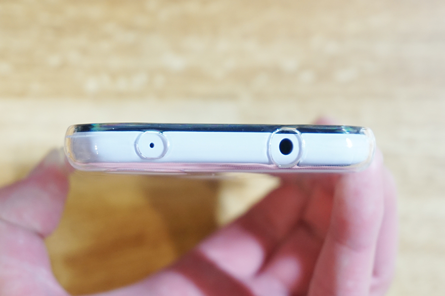 ケース装着時のGoogle Pixel 3a XL側面上部