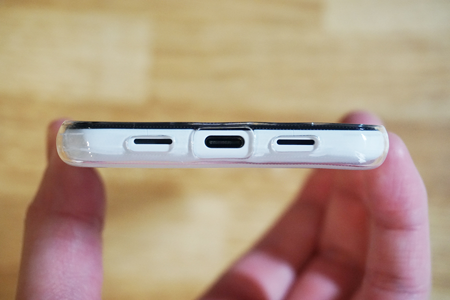 Google Pixel 3aにA-VIDET保護ケースを付けた側面下部