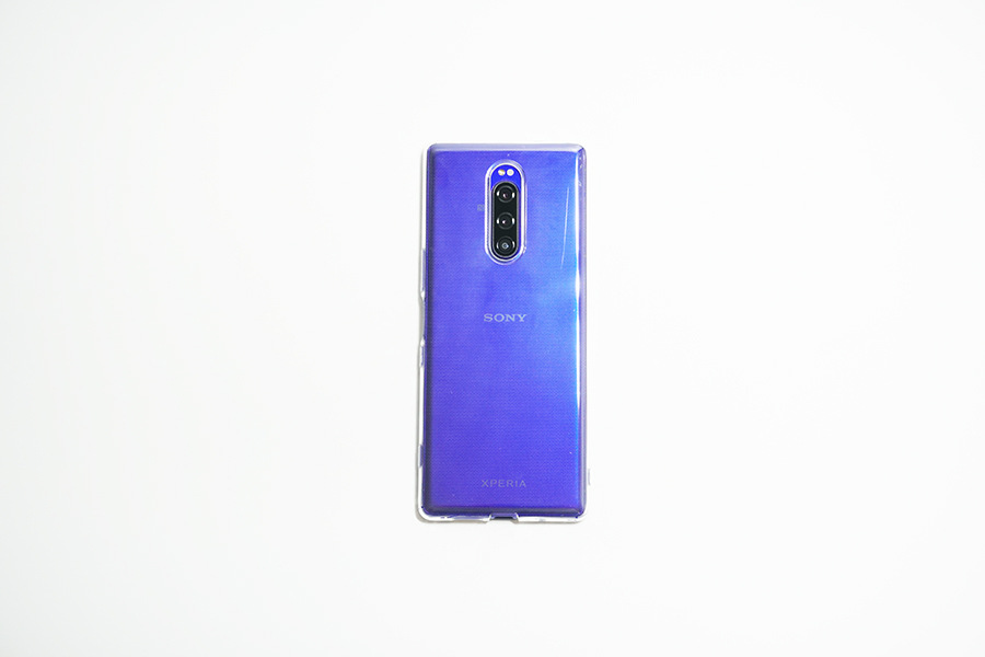 Spigen Xperia 1リキッド・クリスタルケースを付けた状態背面