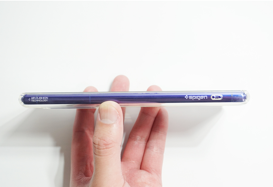 Spigen Xperia 1リキッド・クリスタルケース側面左