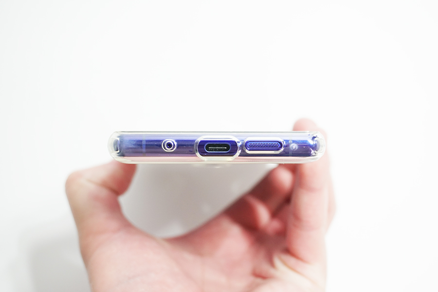 Spigen Xperia 1リキッド・クリスタルケース側面下部