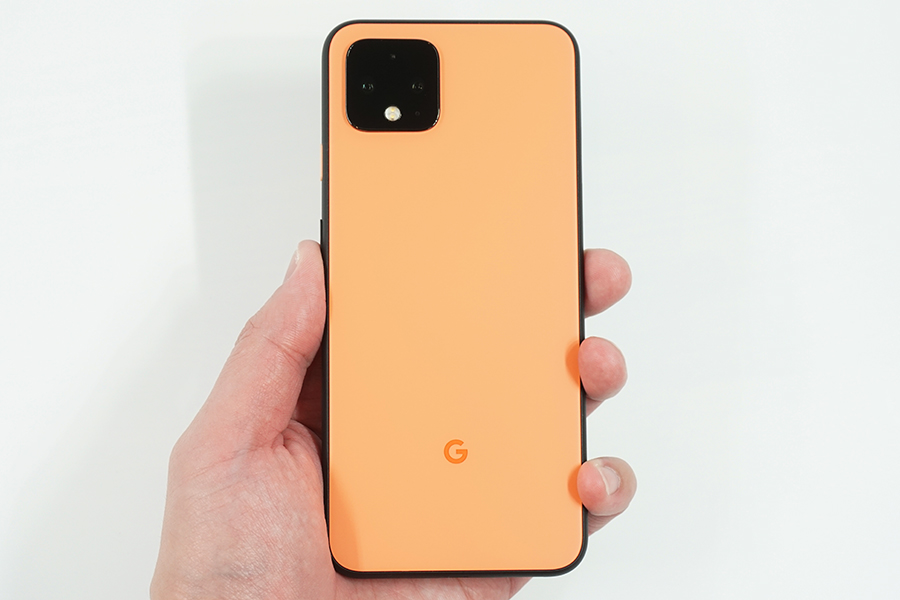 Google Pixel 4を手に持ってみた背面