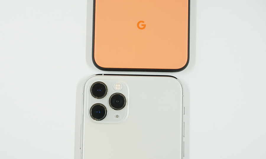 横幅はiPhone 11 Proよりも狭くなっている