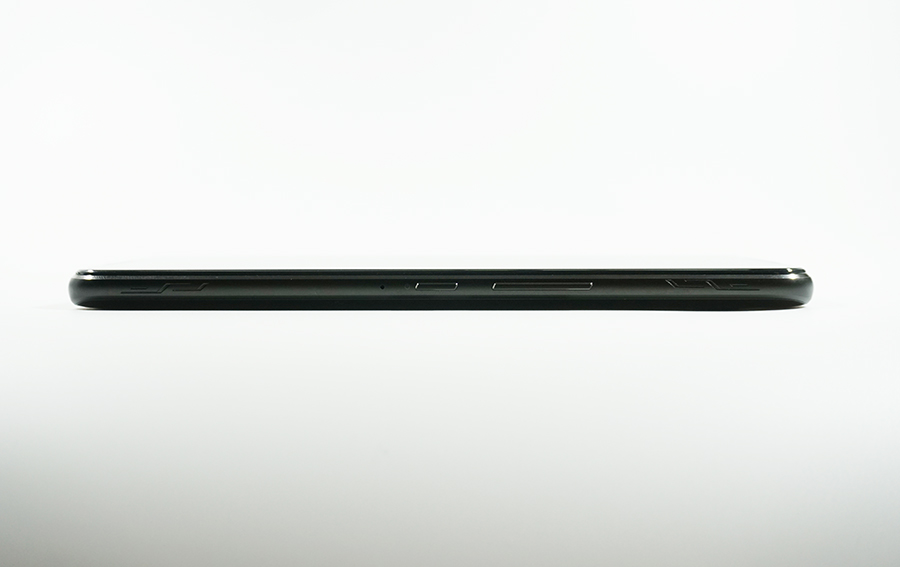 ROG Phone 2の側面右