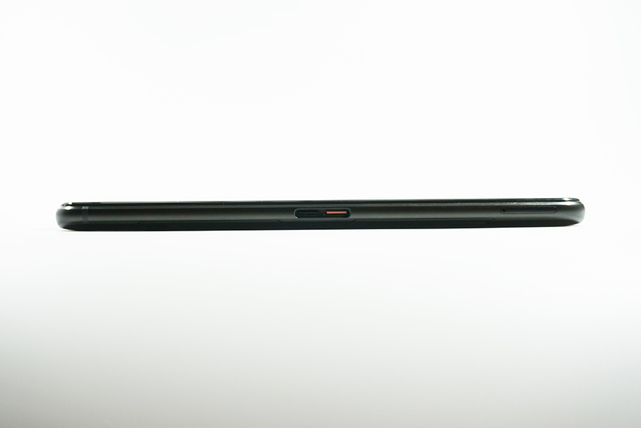 ROG Phone 2の側面左
