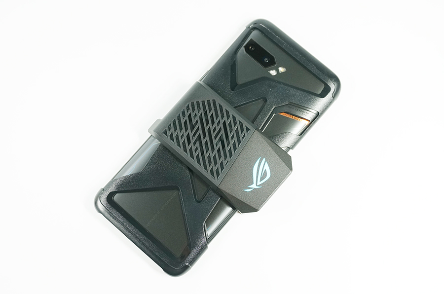 Aero Caseを付けたまま使えるAeroActive Cooler II