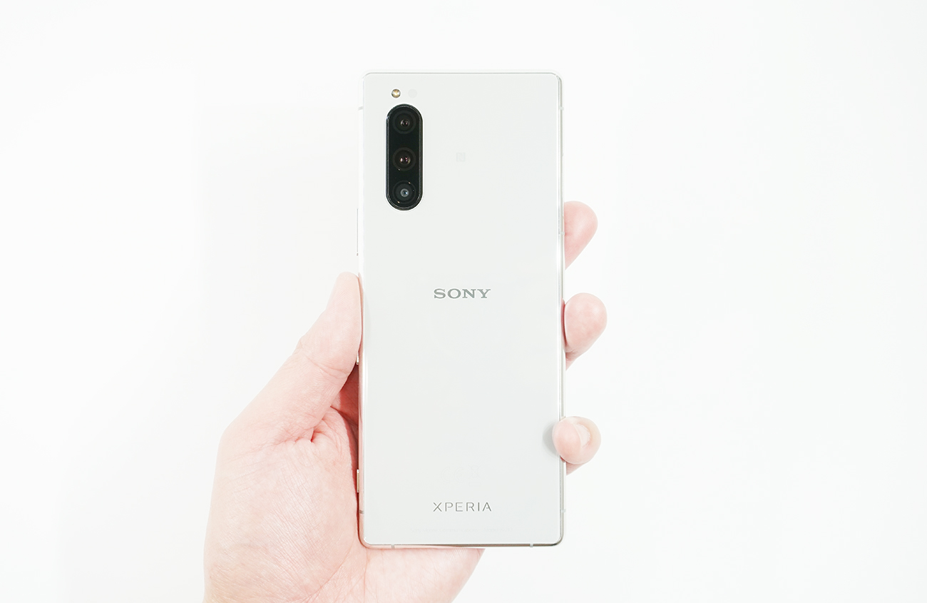 Xperia 5を持ってみた背面