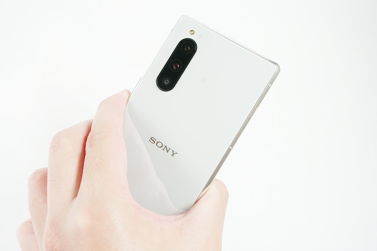 1よりもコンパクトになり、操作しやすく持ちやすい