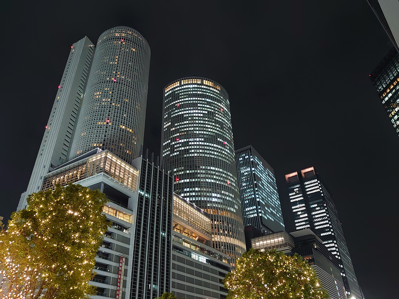 Xperia 5のカメラで撮影した名駅夜景1