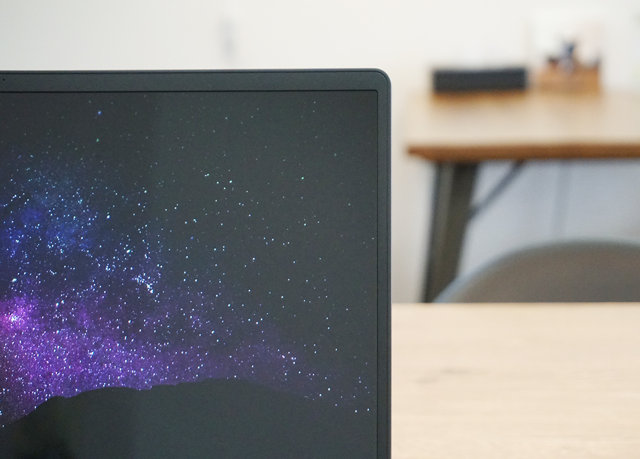 LG gram 17Z90N-VA72Jの上部ベゼル