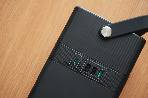 合計7口ポートを備えるポータブル電源が凄すぎた