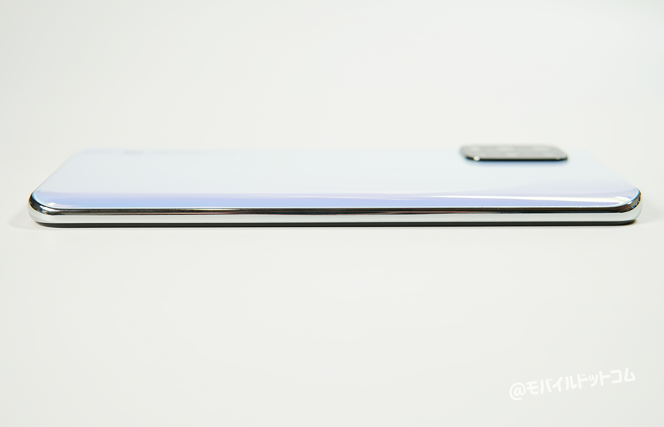 左側面には、何もありません。