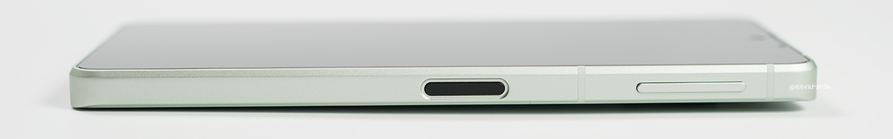 右側面には、「電源ボタン（指紋認証センサー一体型）」、「音量ボタン」