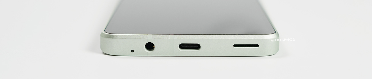 下部側面には、「マイク」、「イヤホンジャック」、「Type-Cコネクタ」、「スピーカー」